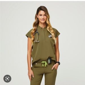 Figs Rafaela Martini Olive Scrub Top